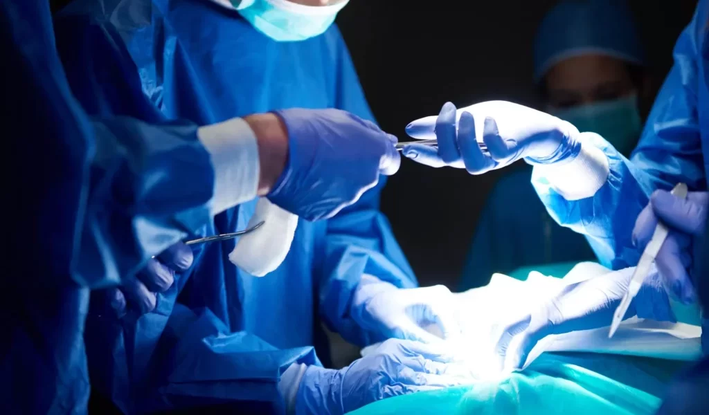 醫師誤切子宮並額外收費 44歲婦手術後無法再生育，家屬控訴醫療不當