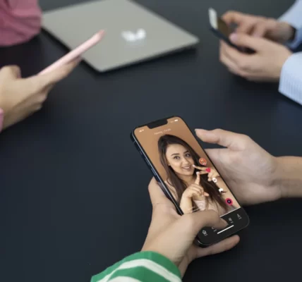 因不玩抖音遭霸凌　書包被倒早餐、網路群組公審引眾怒