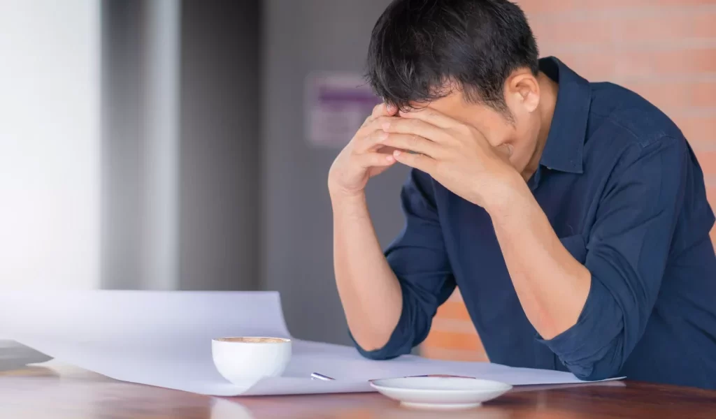 半薪養家壓力大 他糾結是否坦白經濟狀況給女友