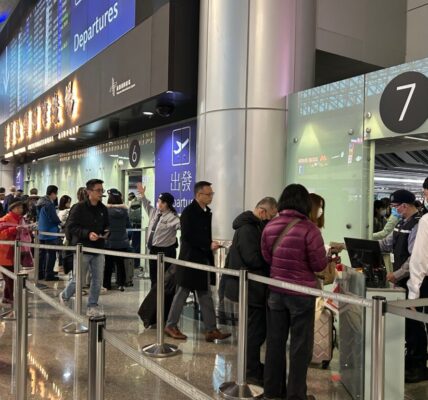 清明連假首日桃園機場旅運量預估達14.5萬人次 旅客需注意五大危險品攜帶規定