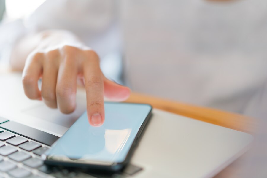 詐騙手法又翻新！假冒「ETC欠費通知」簡訊亂發　公路局急澄清