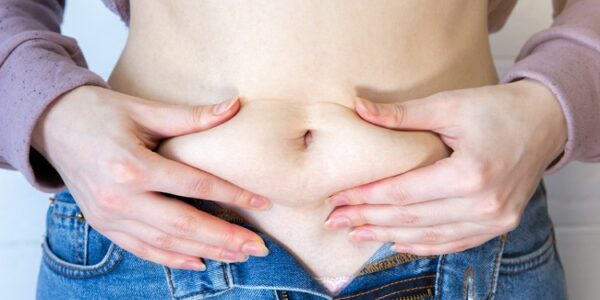 高脂優格助減腹部脂肪？研究揭示每週攝取量與風險下降關聯