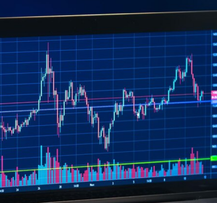 台股開盤跳水近600點！盤中硬拉回萬九　工程師：看盤看到心臟痛