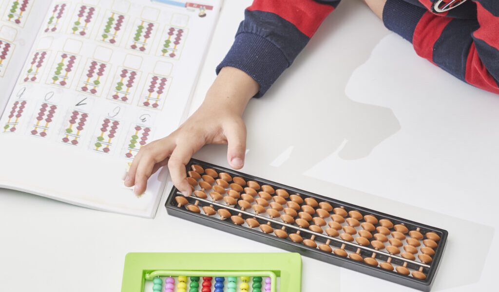 書法、珠算才藝班為何仍夯？過來人曝關鍵：安靜＋培養心性