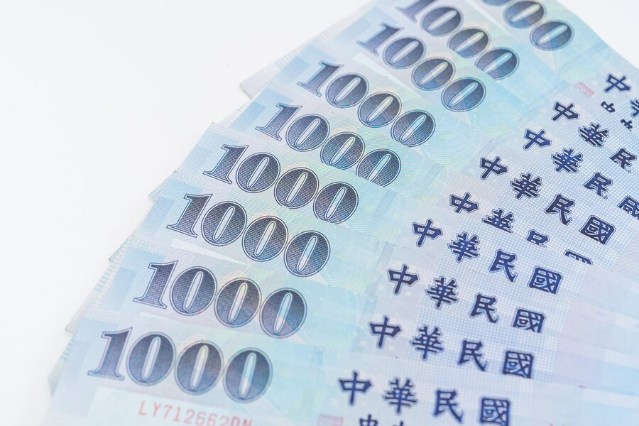 台幣強升掀換匯潮　29字頭登場 民眾搶買美元日圓 專家曝「關鍵價位」