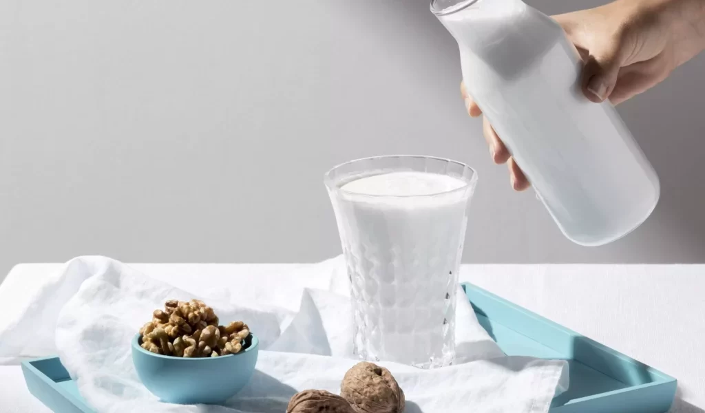 過期牛奶別急著丟！4大實用妙用曝光：清潔、保養樣樣行