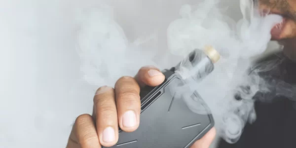 加熱菸開放審查逾兩年未果　國健署說明進度：已有4家業者退出