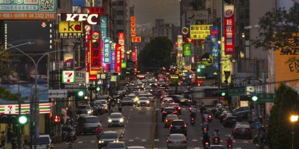 台中「公益路商圈」人潮爆發　5個月湧入965萬人奪冠　暑假再推七夕浪漫市集