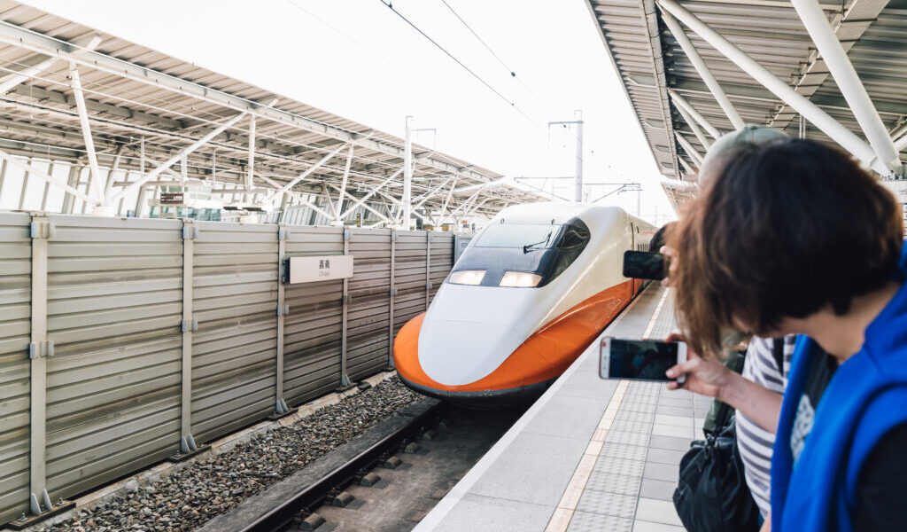 高鐵推「寧靜車廂」制度 9/22起違規最重恐被請下車