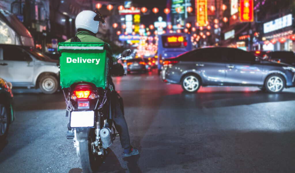 【民調話題】叫外送會給小費嗎？網友實話實說：看天氣和服務態度