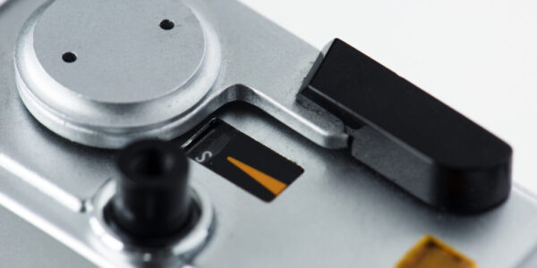 日產固態電池突破：續航翻倍、30分鐘快充，挑戰中國電池霸主地位