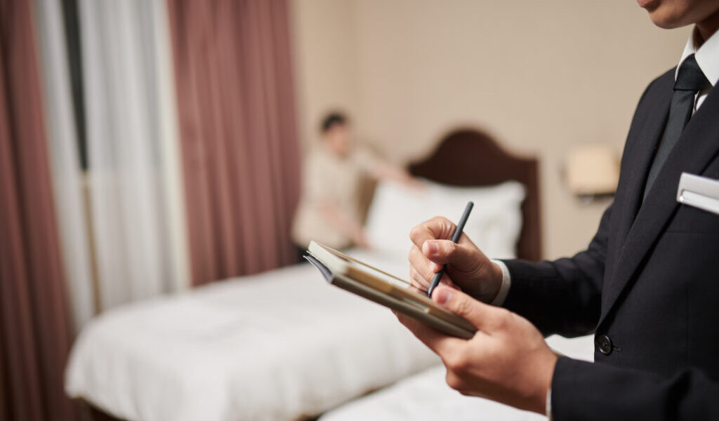 旅宿業缺工露曙光！政院拍板開放聘中階移工　最快明年第一季上路