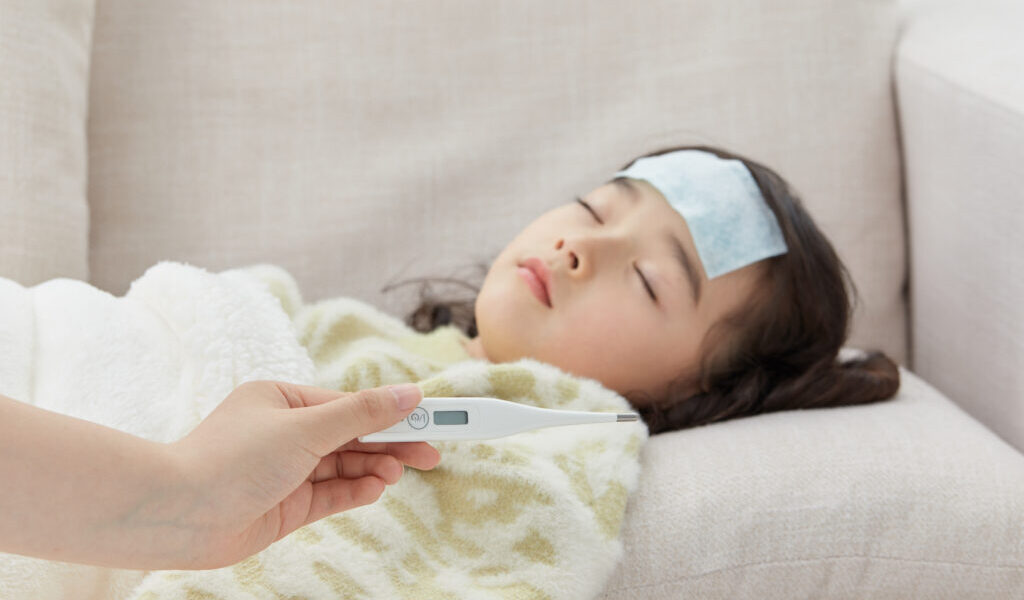 別再迷信退熱貼助眠法！醫師揭3大高風險族群：可能不是睡得好，是睡不醒