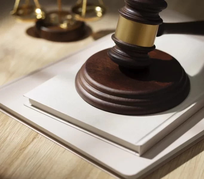 仙塔律師涉成詐團「內應」助銷贓　遭求刑1年並移送懲戒委員會　恐面臨吊照