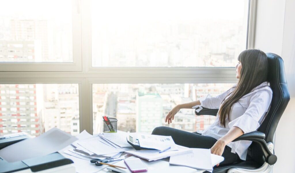 週休三日再掀熱議！鄉民點破關鍵：不是政策問題，而是「國情不允許」