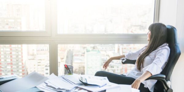 週休三日再掀熱議！鄉民點破關鍵：不是政策問題，而是「國情不允許」