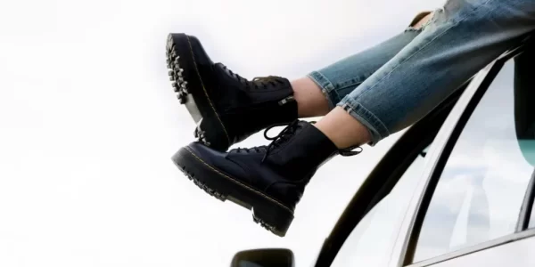 冬天穿靴子「一出門就出事」？網友崩潰掀共鳴：明明前一天還完好