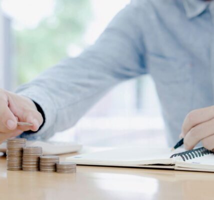 自提勞退划算嗎？專家試算：錯過每年 1.5 萬節稅，退休少拿數百萬