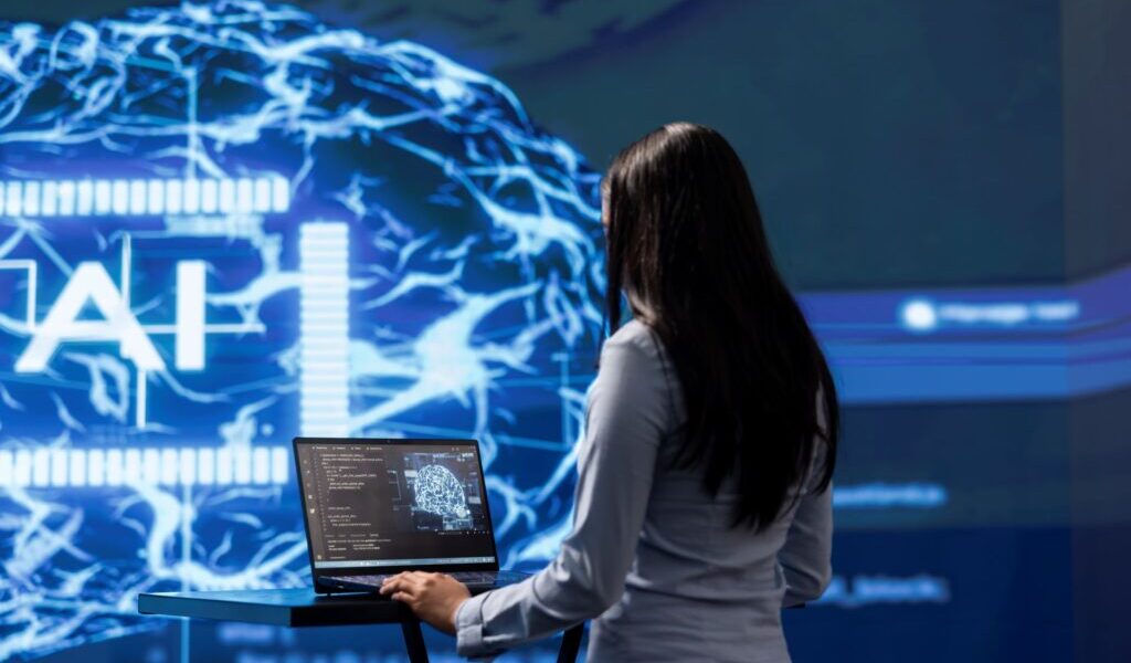 AI泡沫說惹恐慌　專家駁斥「假議題」：企業投資腳步穩健、AI正邁向實體應用新時代