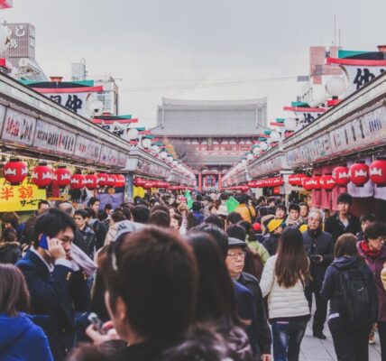 中國旅遊警示生效滿十日　北海道觀光不減反增？店家：台灣客帶來活力、人潮照樣爆滿