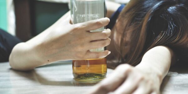 台灣近半數民眾「酒精不耐症」　專家示警：喝酒臉紅恐藏致癌危機