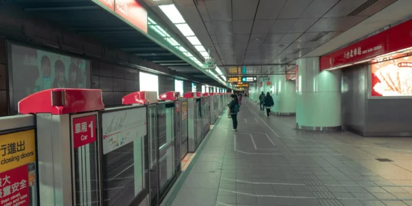 台北車站商場經營權爭議，微風籲台鐵暫緩簽約